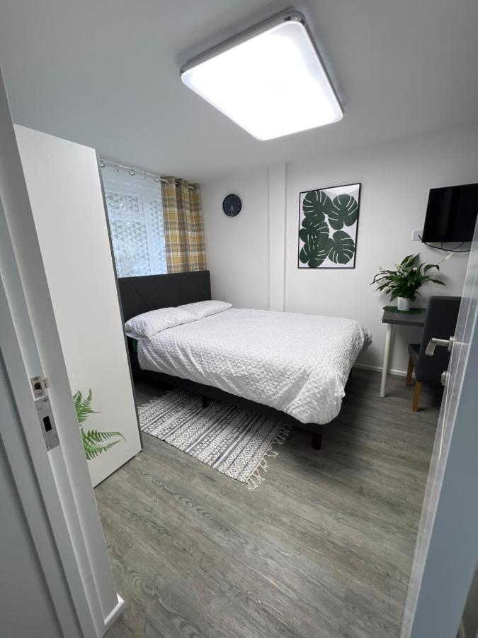 Studio In Private House Near Central Milton Keynes Apartment Luaran gambar